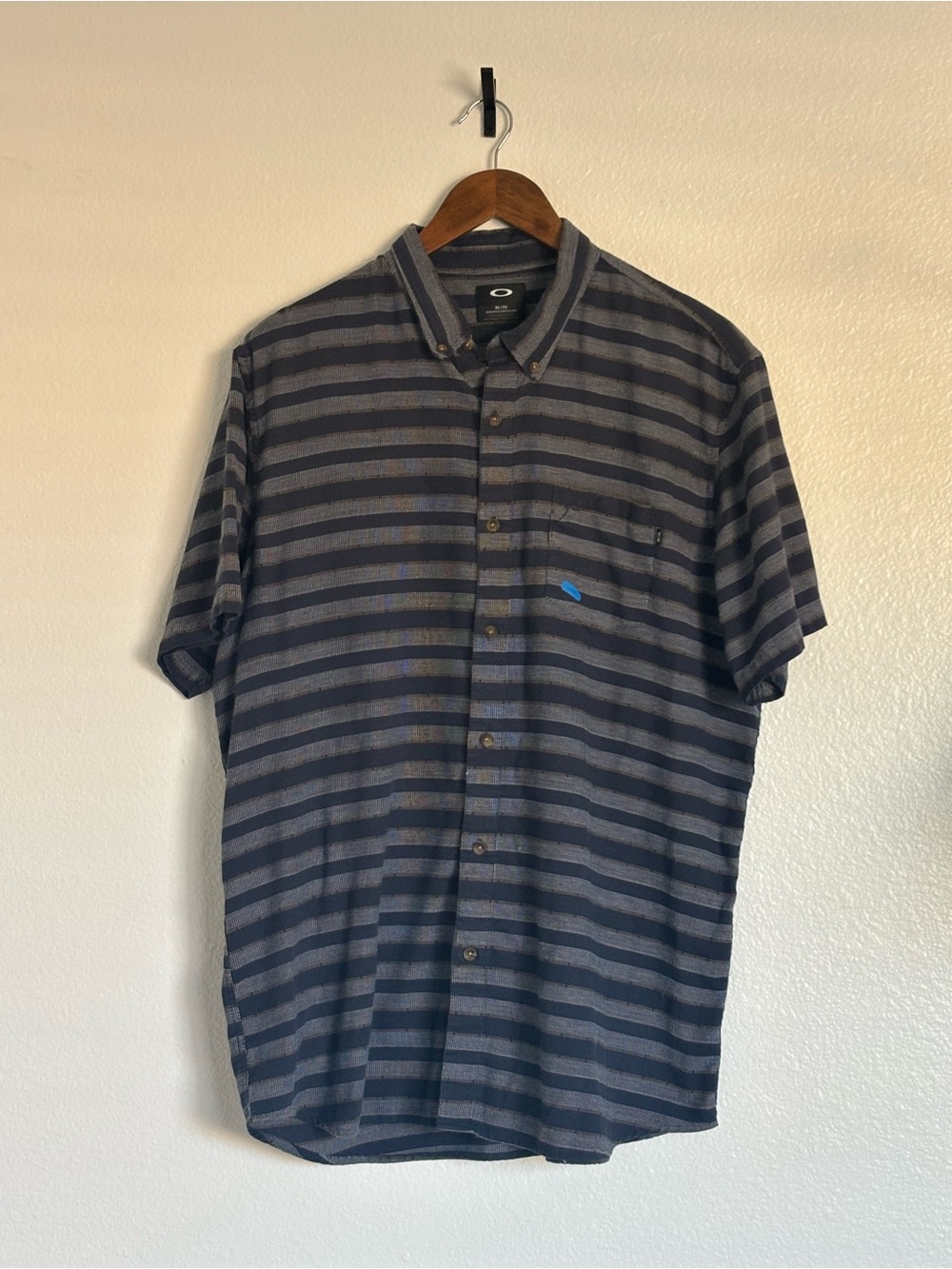 Oakley Navy and Gray Striped Short-Sleeve Button-Up Shirt